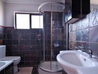 Bathroom 2 - 6 square meters of property in Willow Acres Estate