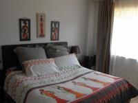 Main Bedroom - 18 square meters of property in Crystal Park