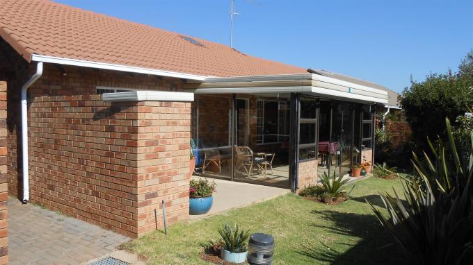 2 Bedroom Retirement Home for Sale For Sale in Centurion Central - Private Sale - MR129263