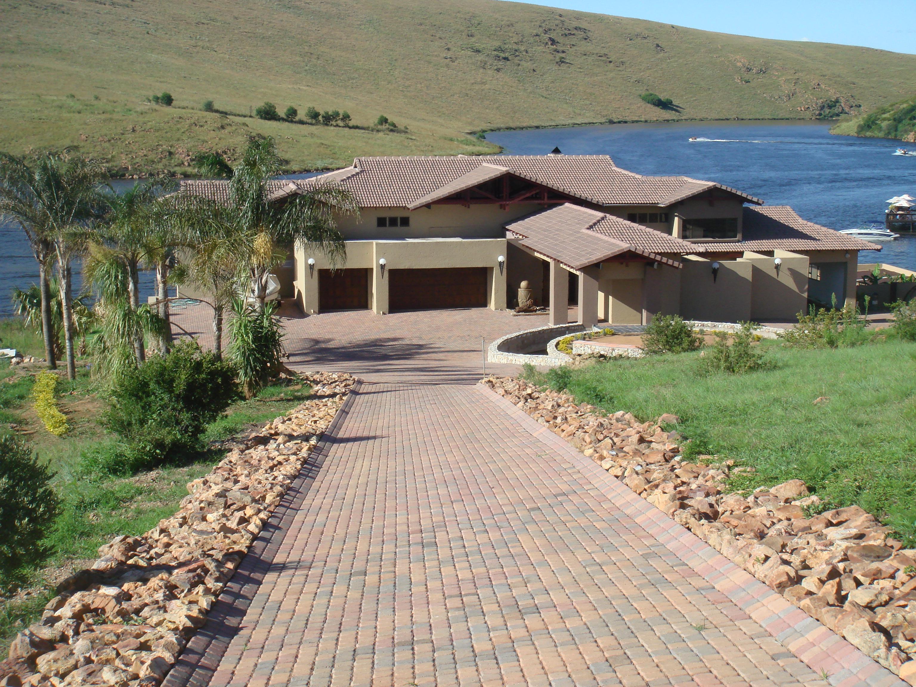 5 Bedroom House For Sale For Sale In Emalahleni Witbank 