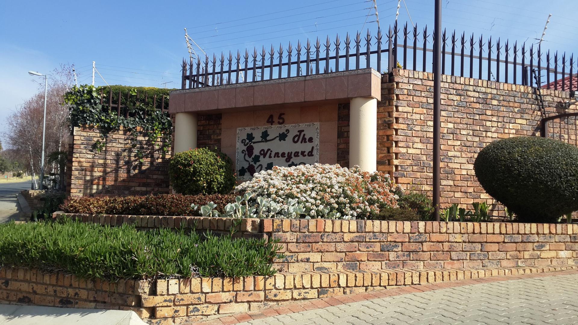 Front View of property in Randpark Ridge