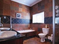 Bathroom 1 - 9 square meters of property in Silver Lakes Golf Estate