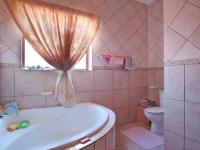 Bathroom 3+ - 7 square meters of property in Willow Acres Estate