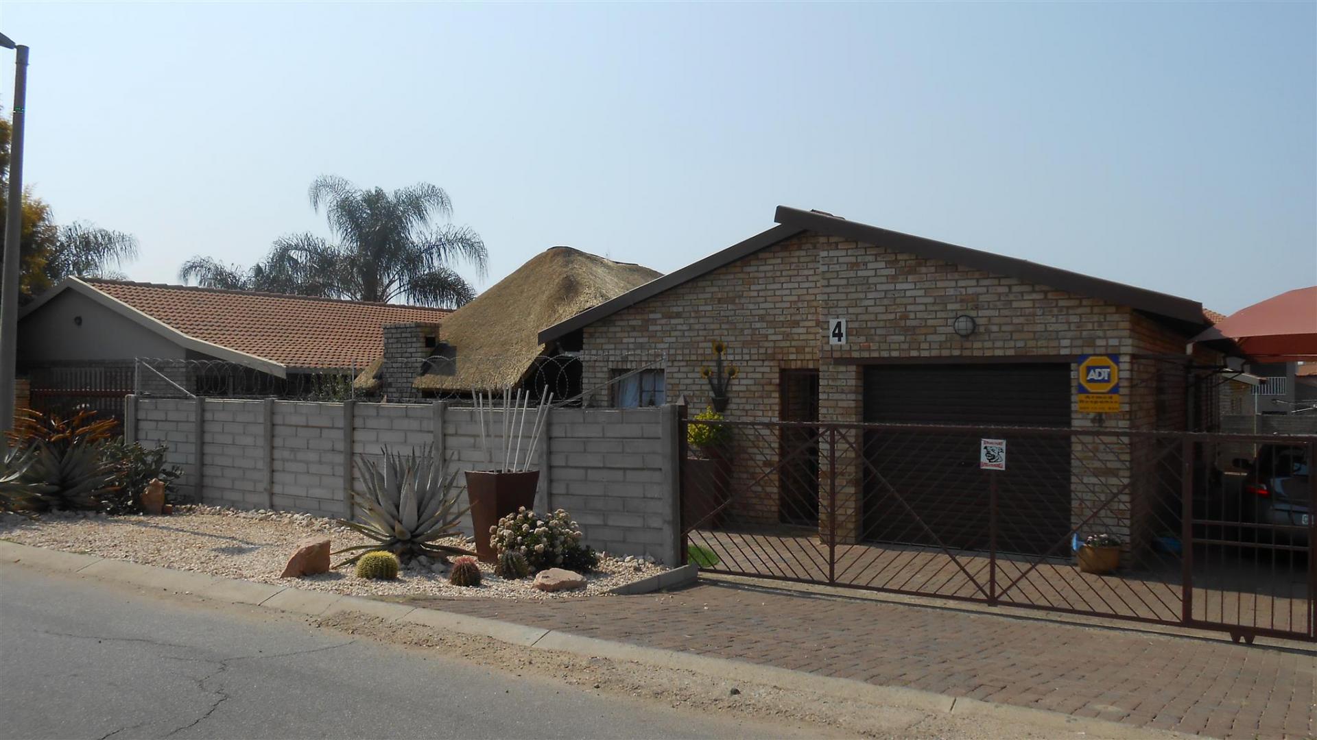 Front View of property in Rustenburg