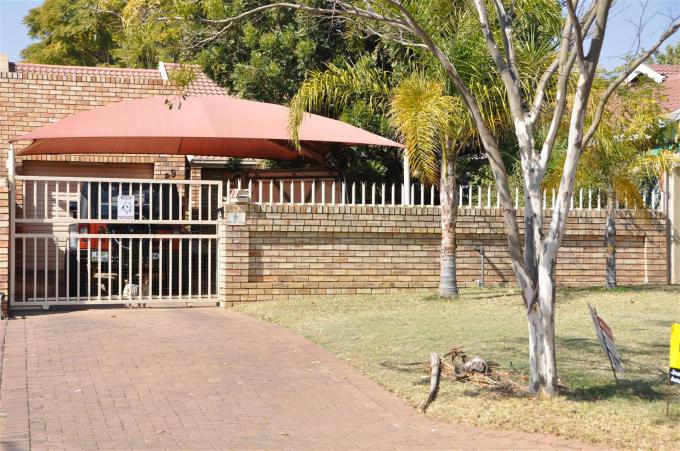 2 Bedroom House for Sale For Sale in Rustenburg - Home Sell - MR133695
