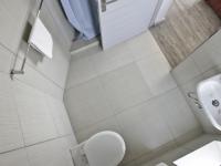 Bathroom 2 - 3 square meters of property in Willow Acres Estate