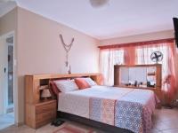 Main Bedroom - 16 square meters of property in The Wilds Estate