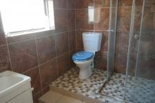 Bathroom 1 - 4 square meters of property in Somerset West