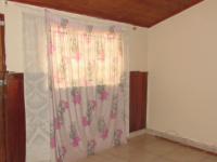 Lounges - 11 square meters of property in Lenasia