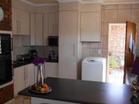 Kitchen - 15 square meters of property in Sunward park