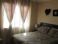 Main Bedroom - 10 square meters of property in Lenasia South