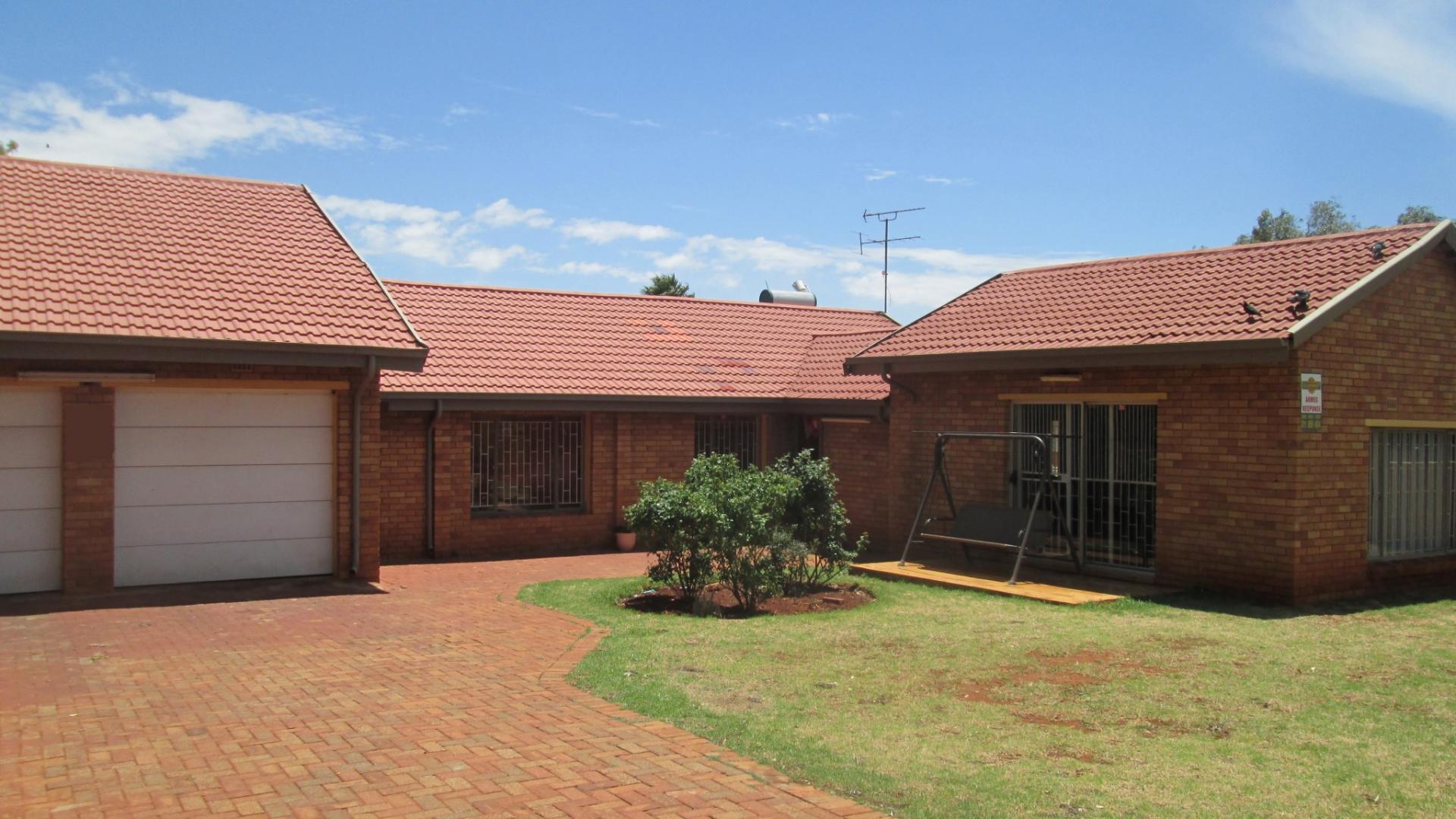 Front View of property in Lenasia South