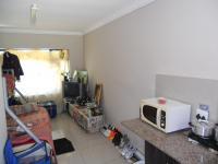 Bed Room 4 - 24 square meters of property in Umtentweni