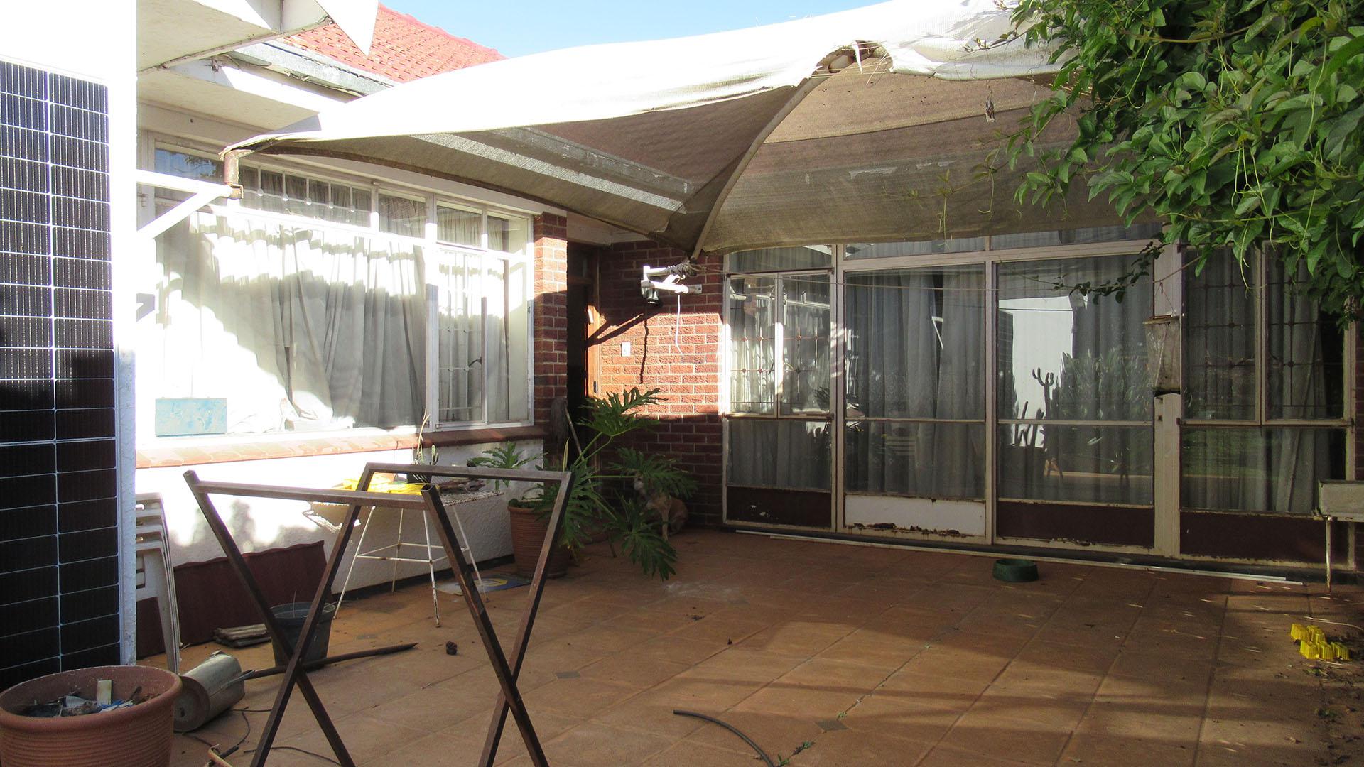 Patio of property in Dewetshof