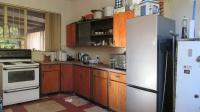 Kitchen - 29 square meters of property in Dewetshof