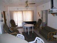 Lounges - 17 square meters of property in Uvongo