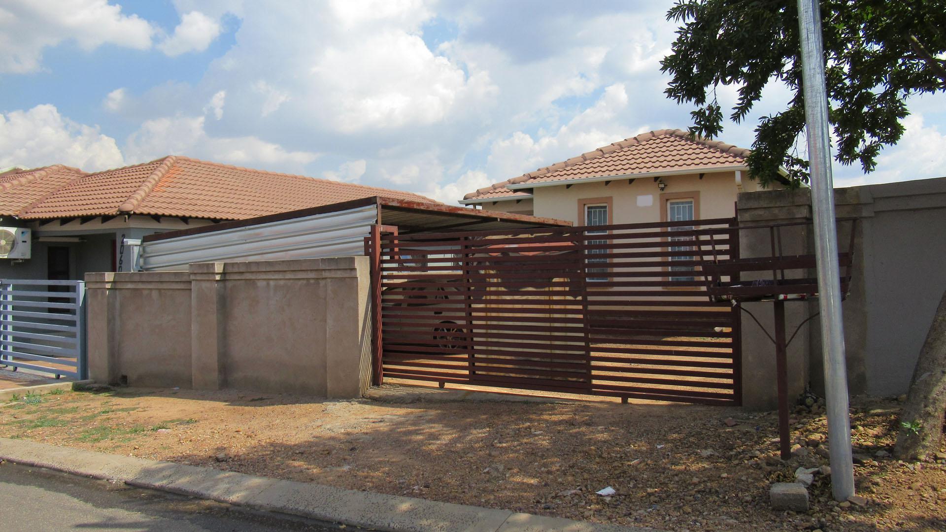 Front View of property in Emalahleni (Witbank) 