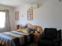 Main Bedroom - 21 square meters of property in Bardene