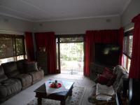 Lounges - 67 square meters of property in Umtentweni