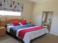 Main Bedroom - 25 square meters of property in Somerset West