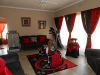 Lounges - 23 square meters of property in Carletonville