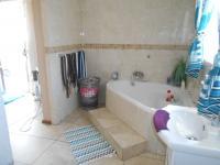 Main Bathroom - 10 square meters of property in Carletonville