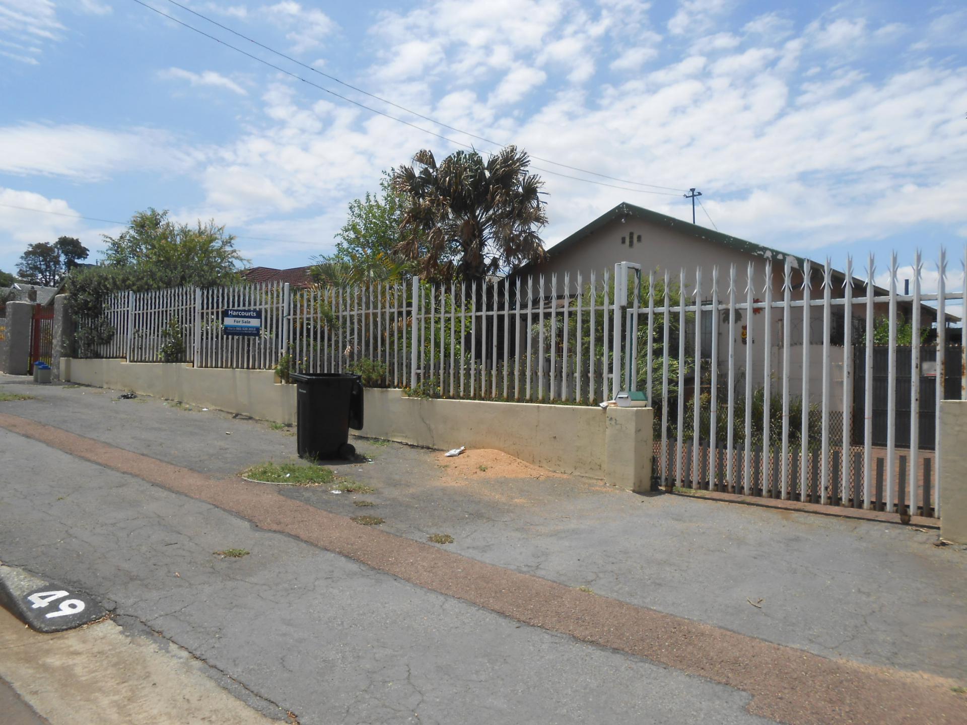 Front View of property in Homestead