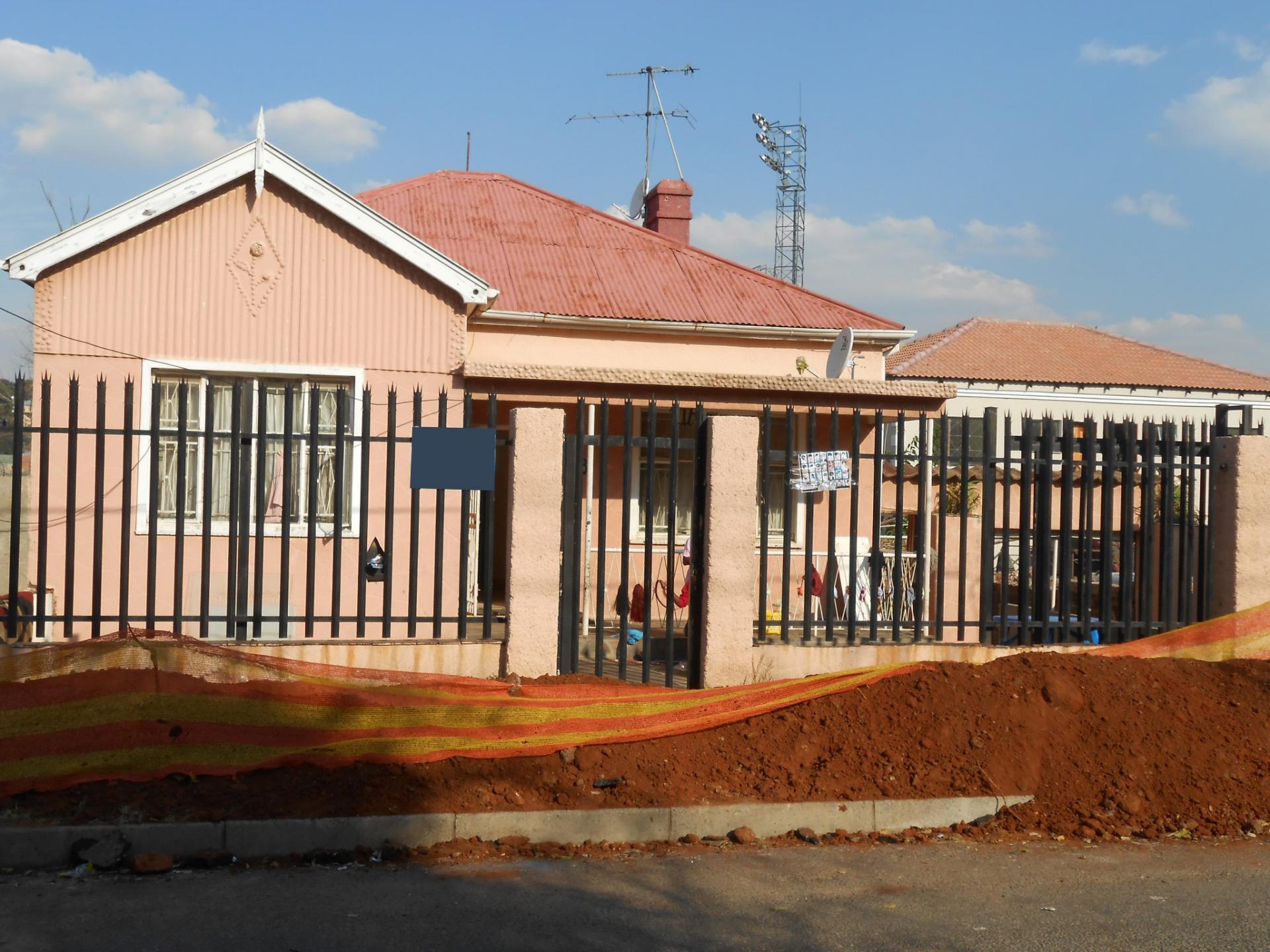 Front View of property in Bertrams