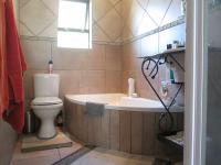 Main Bathroom - 5 square meters of property in Three Rivers