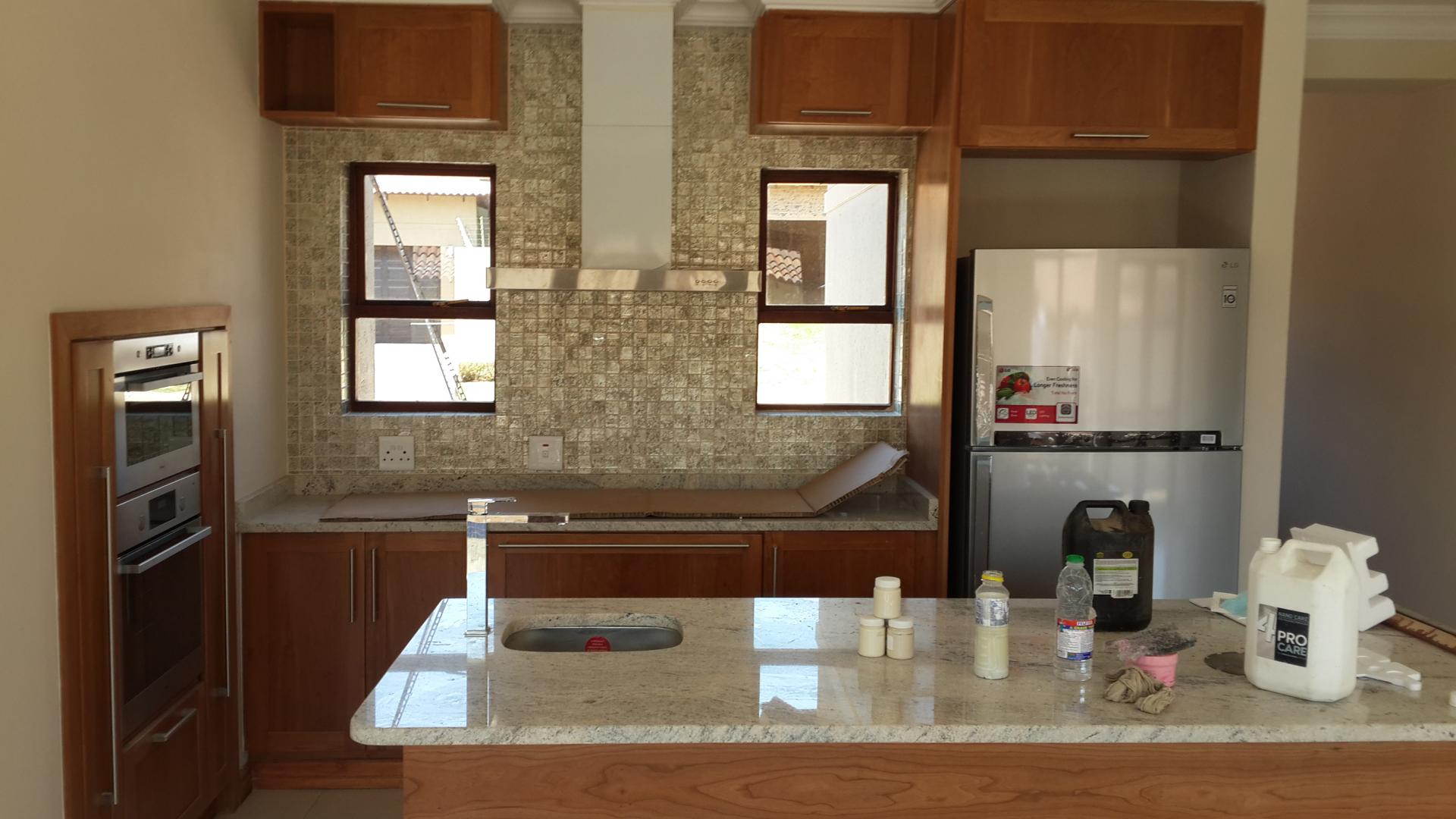 Kitchen - 13 square meters of property in Olympus Country Estate