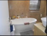 Main Bathroom - 9 square meters of property in Pomona