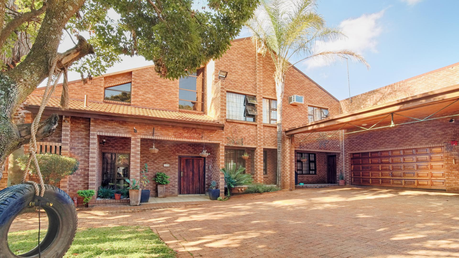 Front View of property in Waterkloof Glen