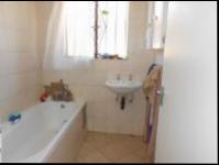 Bathroom 1 - 4 square meters of property in Cosmo City