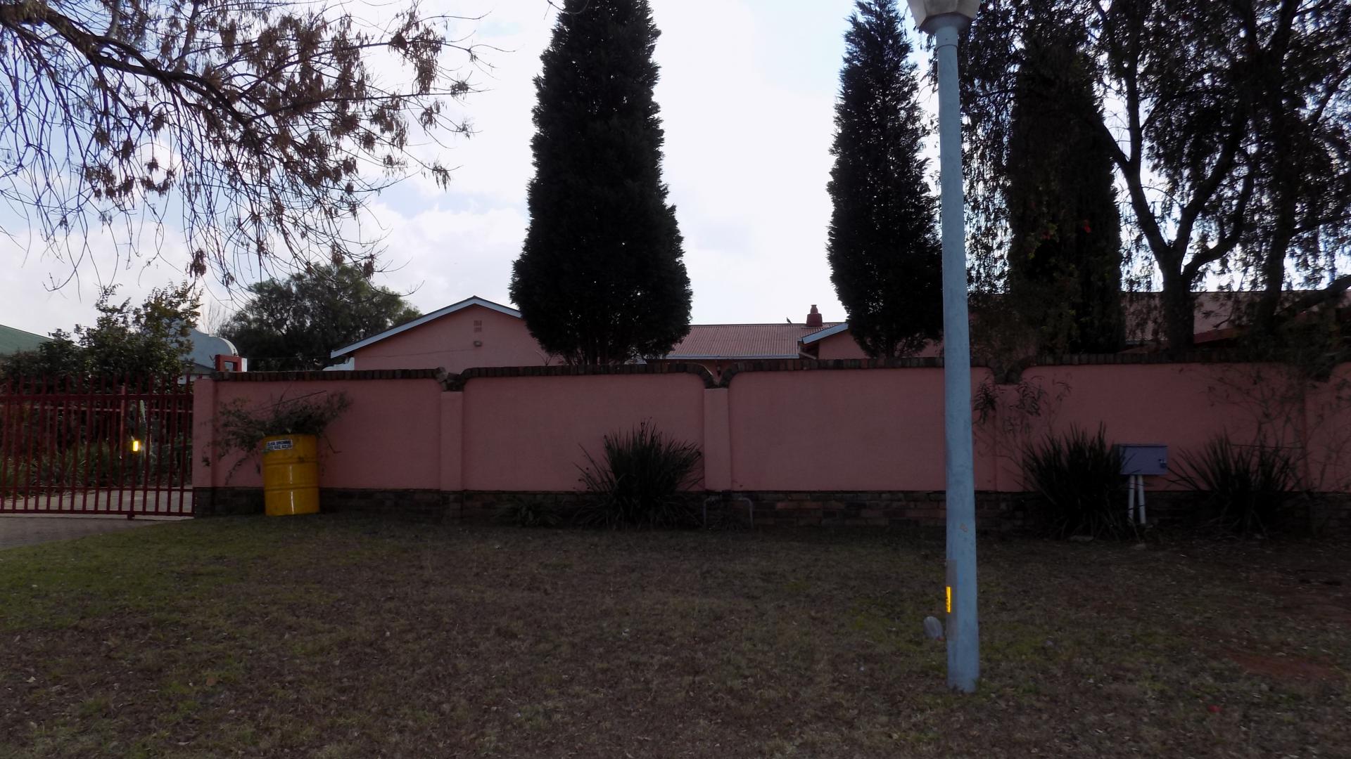 Front View of property in Middelburg - MP