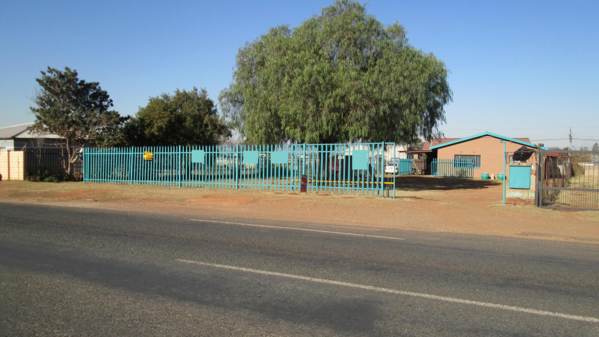 Front View of property in Highbury