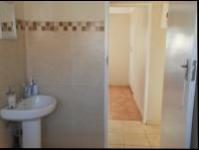 Bathroom 1 - 5 square meters of property in Ennerdale