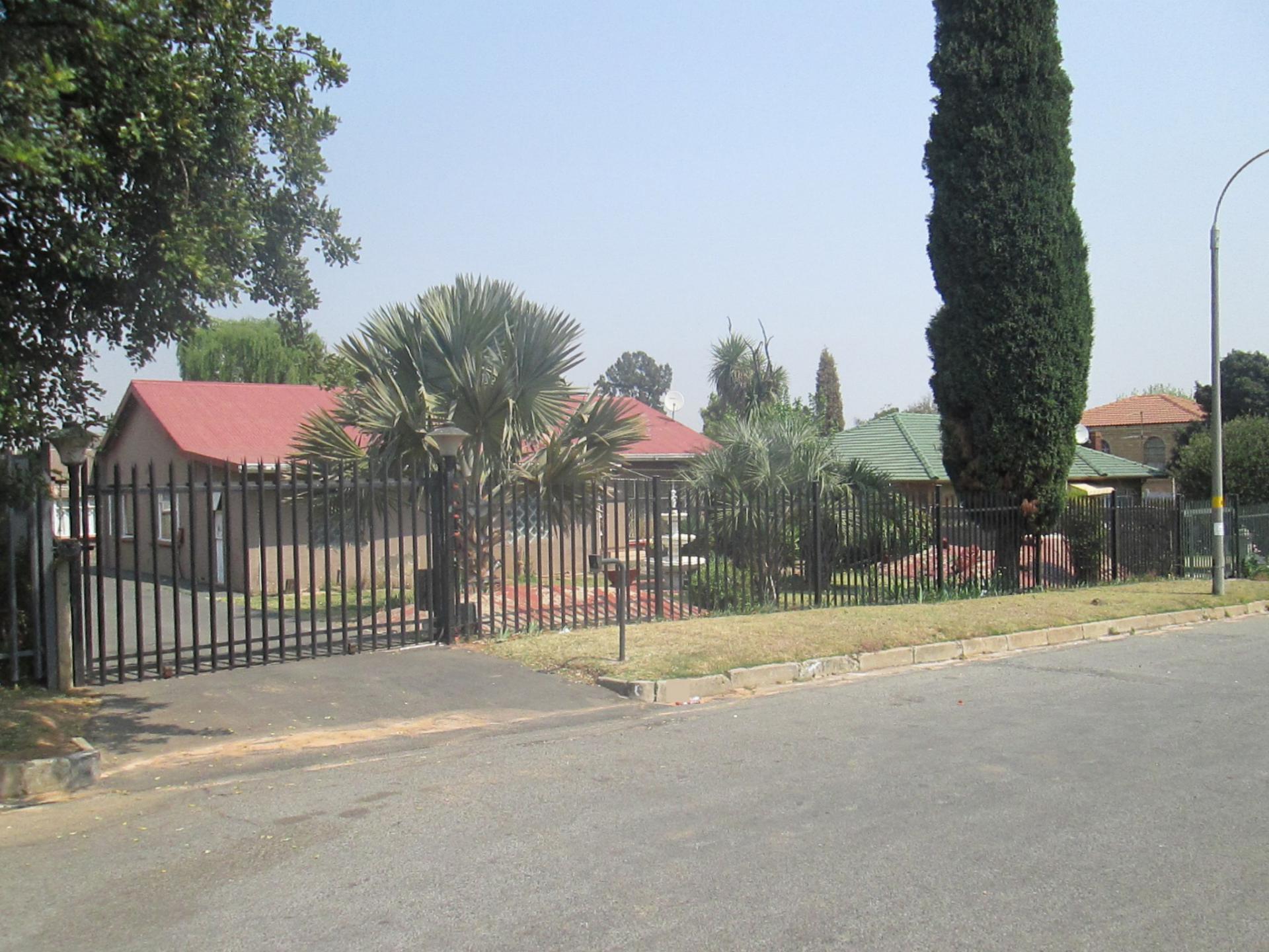 Front View of property in Kempton Park