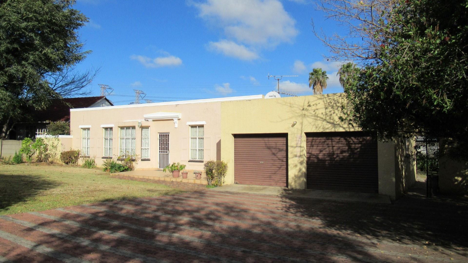 Front View of property in Norkem park