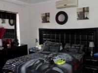 Main Bedroom - 15 square meters of property in Rustenburg