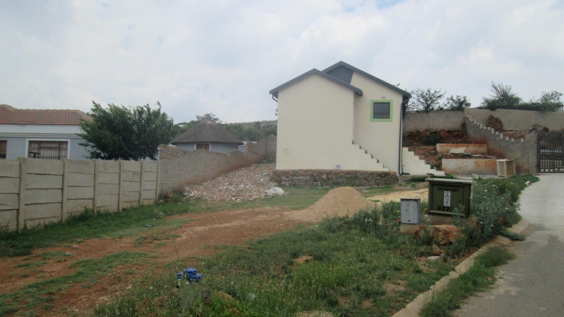 Front View of property in Naturena