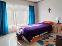 Bed Room 1 - 15 square meters of property in Safarituine