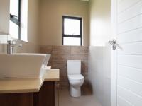 Guest Toilet - 4 square meters of property in Heron Hill Estate