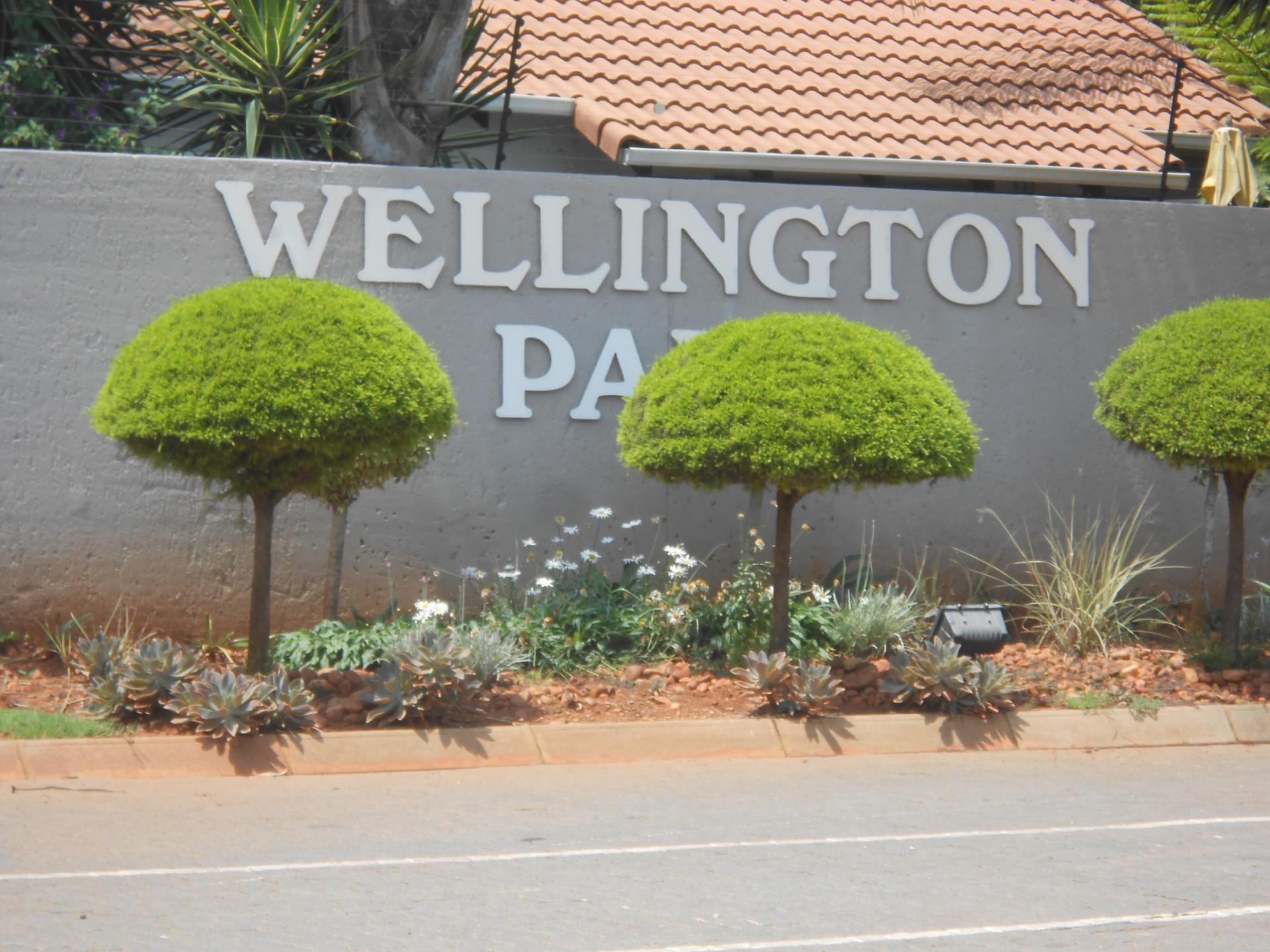 Front View of property in Weltevreden Park