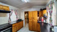 Kitchen - 16 square meters of property in Bonaero Park