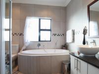 Main Bathroom - 9 square meters of property in Heron Hill Estate