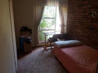 Bed Room 1 - 18 square meters of property in Sunward park