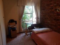 Bed Room 1 - 18 square meters of property in Sunward park