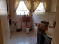 Bathroom 3+ of property in Sunward park