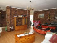 Lounges - 31 square meters of property in Sunward park