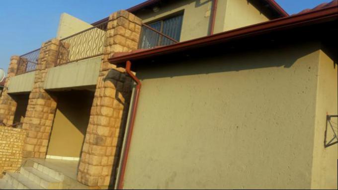 2 Bedroom Duplex to Rent in Northgate (JHB) - Property to rent - MR151641